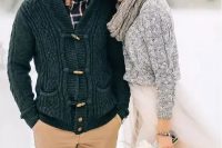 a rustic groom’s outfit with a plaid shirt, beige jeans, a black cardigan is a cool idea for a cozy winter wedding