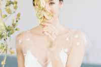 10 I totally love the bodice of this dress, it looks so ethereal