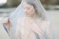 13 a muted blue wedding veil for a coastal bride and for soemthing blue