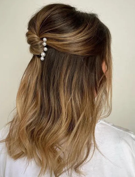 30 Trendy Half Up Half Down Hairstyles For 2024