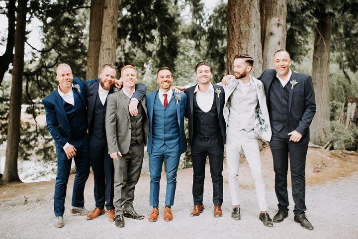 The groomsmen were also wearing mismatching suits that they liked