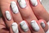15 white marble manicure is a trendy and chic idea for any bride, and they fit most of looks