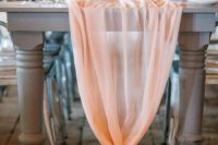 20 a peachy pink ethereal table runner going down to the floor is a chic idea and looks romantic