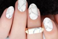 20 grey marble manicure is a chic modern idea for those who want an edgy touch for the nails