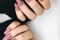 15 matte mauve nails are a great way to add a touch of color and make it delicately and with a muted shade