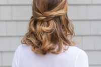 17 a twisted and wavy half updo is a chic and casual idea for a gorgeous look