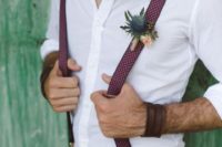 04 beige pants, a white shirt and burgundy printed suspenders for a boho groom’s outfit