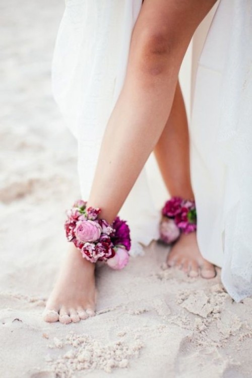 a lush fresh bloom anklet is ideal for a beach bride or just for a boho bride