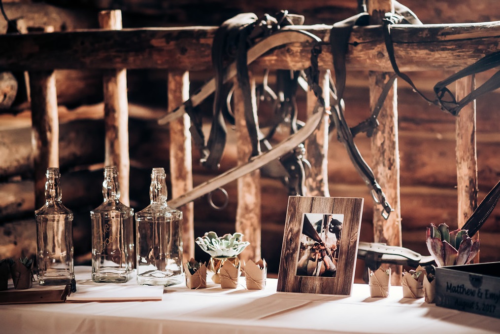 The wedding had a lot of DIY including decor and favors, all that was made by the couple themselves