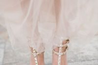 perfect shoes for a summer wedding in taupe colors