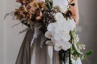 a lovely color block wedding bouquet