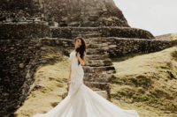 01 This destination wedding took place in Belize, in the ruins of an ancient Mayan temple