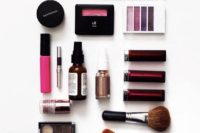 04 choose some makeup products in travel size to include into your emergency kit
