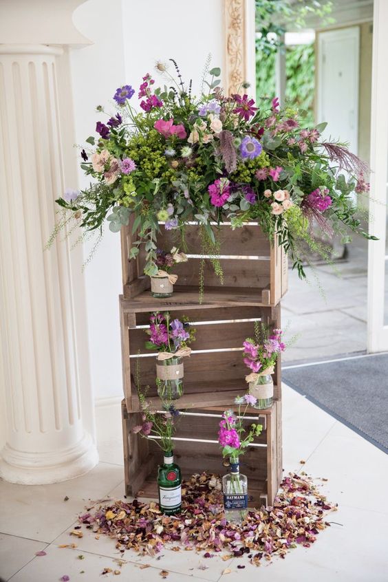 a cheerful summer wedding decoration of crates, with bold blooms and greenery is amazing and you can easily DIY it