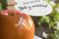 05 caramel apples embrace the season and make up amazing fall wedding favors