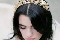 a dreamy gold leaf bridal tiara is an out of the box idea as we usually see flowers but here there are only leaves, very delicate and lovely
