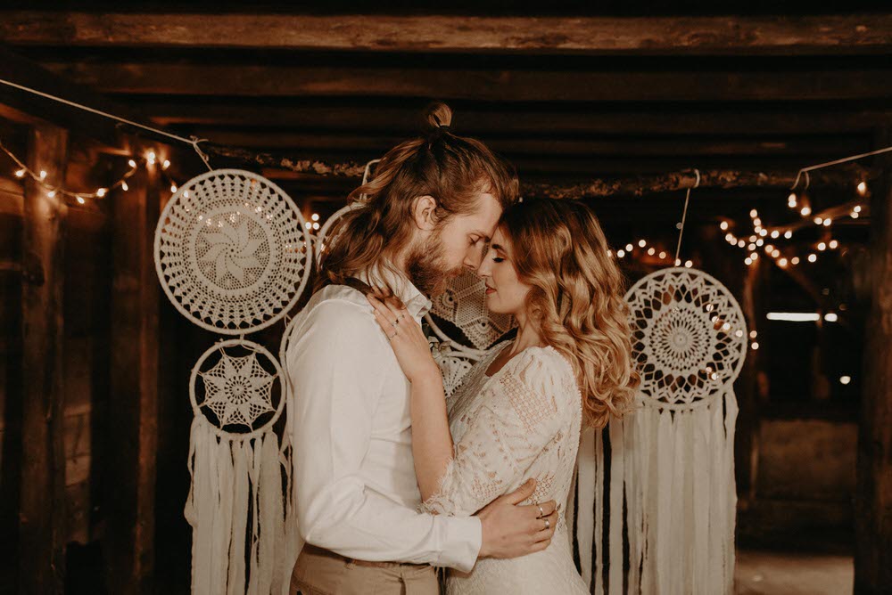 This gorgeous and inspiring wedding shoot was done in boho chic style and took place on a farm