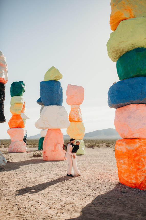This unique monument is bold and bright, it's ideal for a non-typical desert wedding