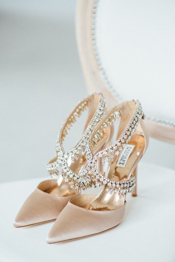 blush velvet wedding shoes with a lot of embellishments for a wow effect