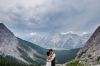 04 go for outdoor wedding portraits if the weather allows and you’ll get amazing pics
