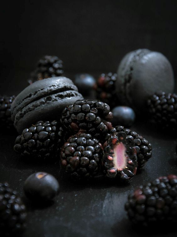 blackberry macarons are a good idea for both Halloween and fall weddings and just for those who love the taste