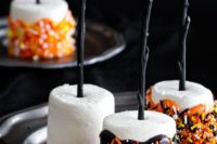 16 marshmallow pops with chocolate and colorful confetti are a delicious idea