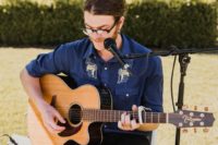 20 an acoustic soloist is a touching idea, which is perfect for a rustic wedding