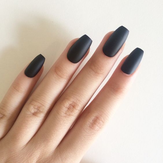 matte black nails are a great idea for a Halloween wedding, they will also fit other bridal styles
