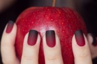 29 red and black gradient nails are a bold statement idea for any Halloween bride, such a bright idea