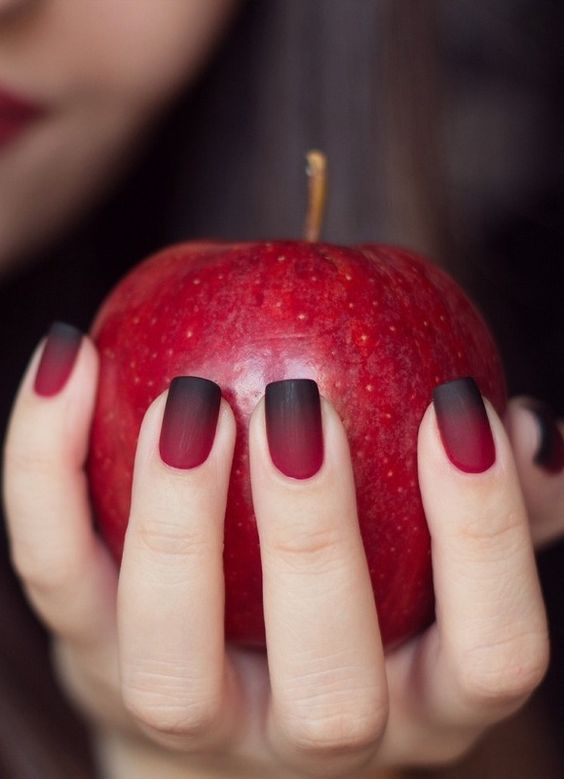 red and black gradient nails are a bold statement idea for any Halloween bride, such a bright idea