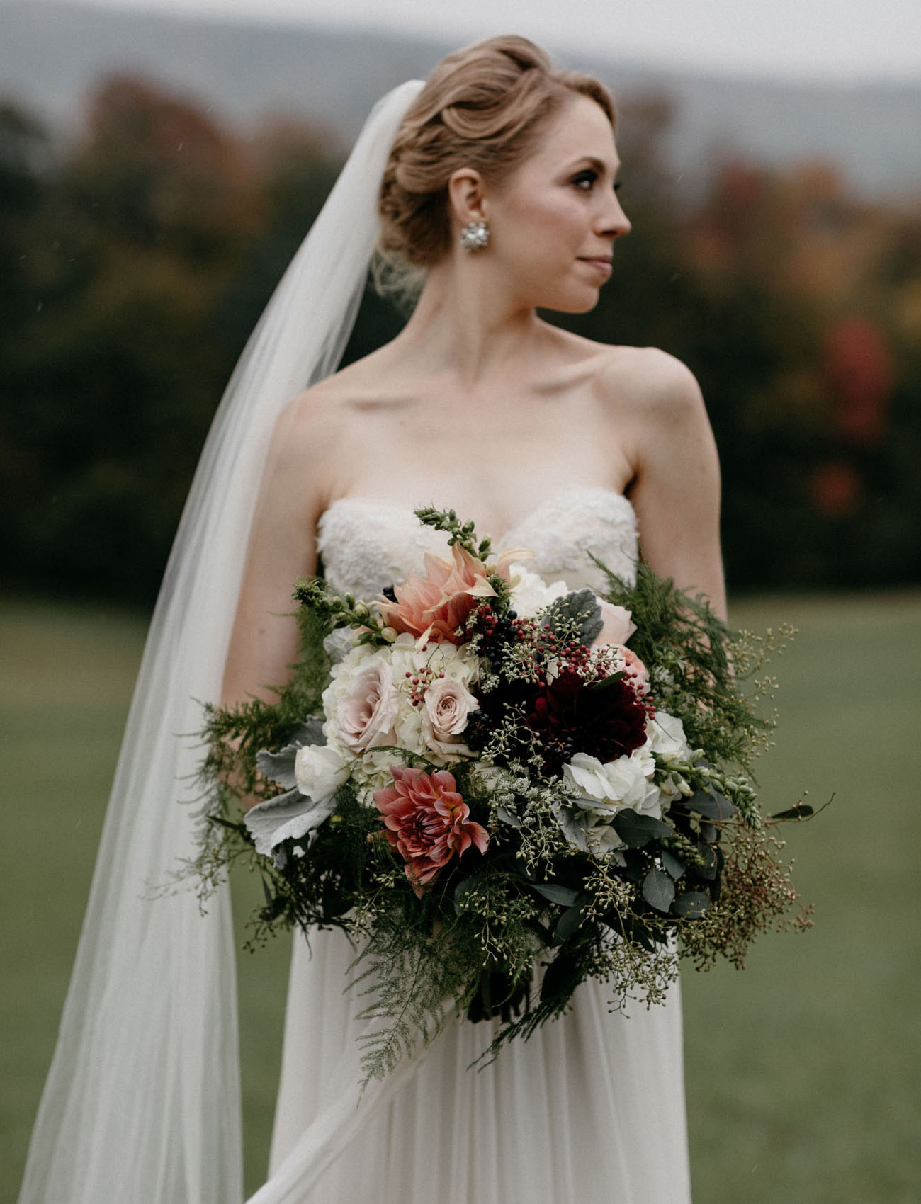 This fall wedding was a vintage inspired one as the couple owns a 200 year old house, where the wedding took place