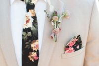 20 stand out with a floral tie and a handkerchief for a trendy touch in your look