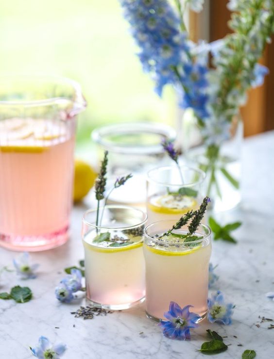 honey lavender summer cocktails with citrus is a cool summer or spring idea