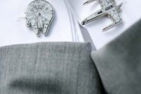 23 Star Wars themed cufflinks are great to embrace your wedding theme and celebrate it
