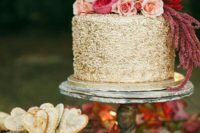 glam fall wedding cake that sparkles