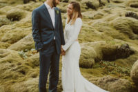 01 This couple made a cool trip across Iceland, which culminated in an intimate elopement