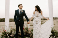 01 This couple went for a Coachella-inspired wedding with mid-century vibes and boho chic touches