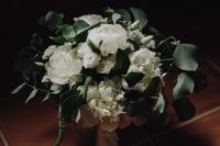 03 Her bouquet was all-white and with lush foliage for a fresh look