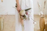gorgeous yet simple textural wedding bouquet