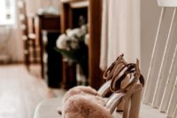 14 whimsy blush faux fur wedding shoes with comfy heels are a chic and girlish idea for any cold season