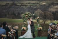 01 This rustic wedding in Scotland was filled with swete rustic touches and DIYs