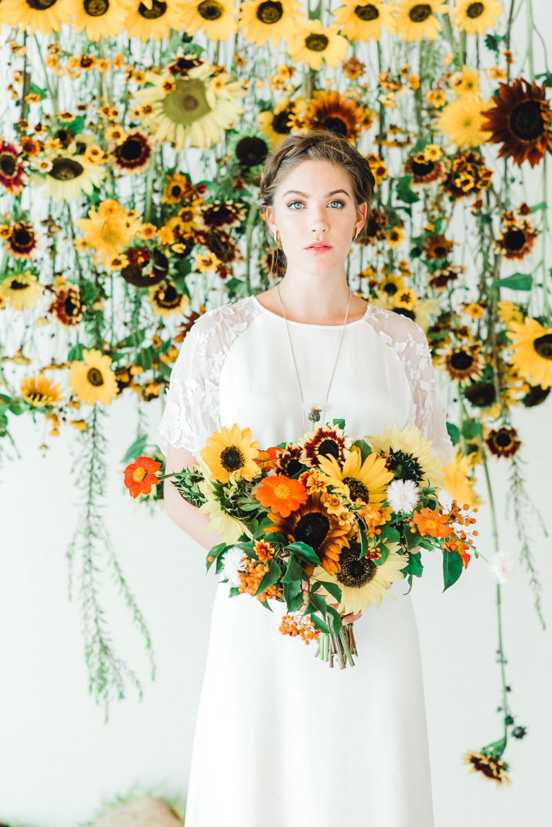 This wedding shoot is a non typical Scandinavian one, with lots of color and folksy influence