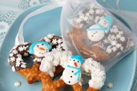 02 snowman pretzels will excite everyone, both kids and adults, just buy or make some and pack them