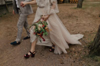 08 What gorgeous burgundy velvet shoes the bride was rocking