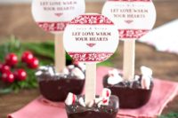 09 delicious chocolate and peppermint wedding favors with proper toppers are idea for a Christmas wedding