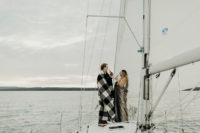 11 The couple had a great time together on a sailboat and enjoyed the sunset