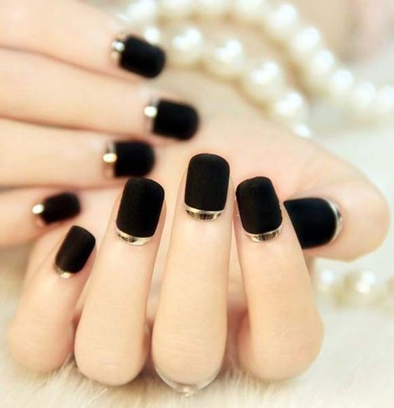 black matte nails with a touch of glitter for winter holidays wedding, so festive and so bold