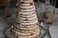 24 a kransekake with little edible mushrooms is a fun idea for any woodland wedding and a great altenative to a usual cake