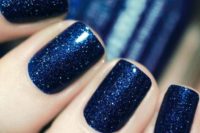 24 elegant glitter navy nails are great for winter, to achieve that ice queen look that many girls want