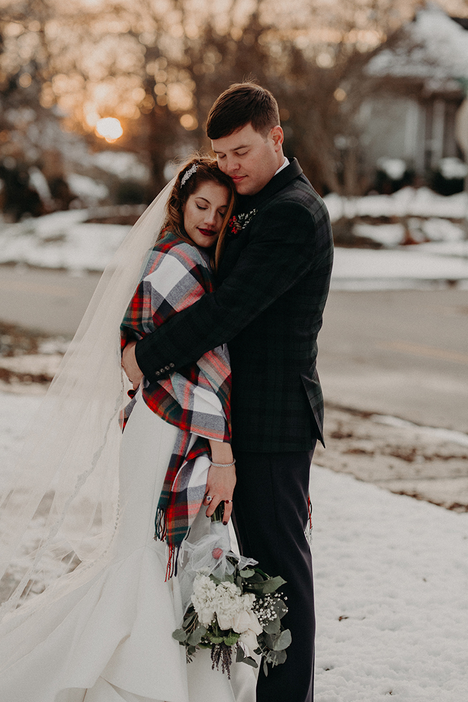 This beautiful and classic Christmas wedding featured vintage vibes and lots of DIY decor